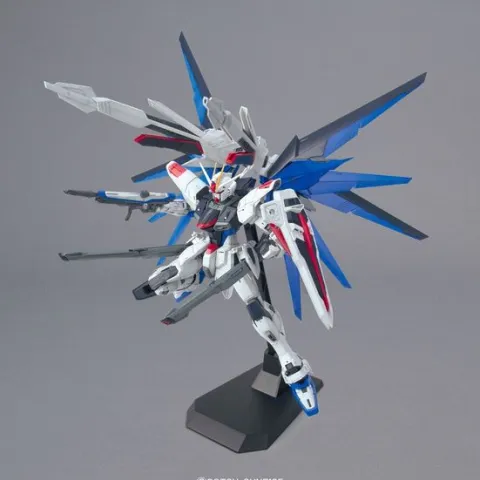 Bandai Hobby Gundam SEED Freedom Gundam Version 2.0 MG 1/100 Model Kit