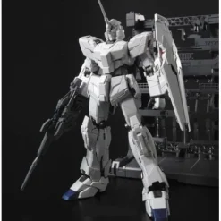 Bandai Hobby RX-0 Unicorn Gundam HD Color with MS Cage MG 1/100 Model Kit