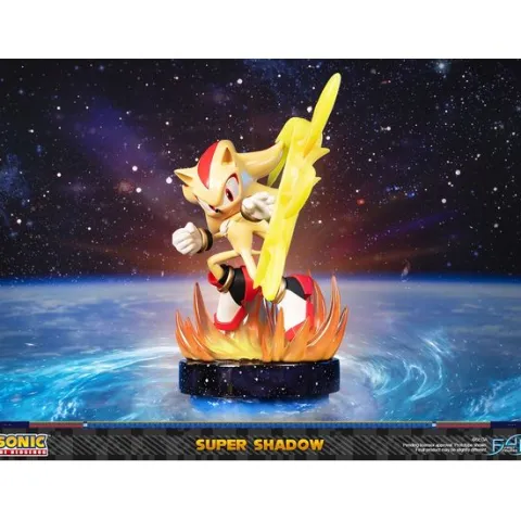 First 4 Figures SEGA Sonic the Hedgehog – Super Shadow Standard Edition Statue