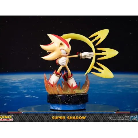 First 4 Figures SEGA Sonic the Hedgehog – Super Shadow Standard Edition Statue
